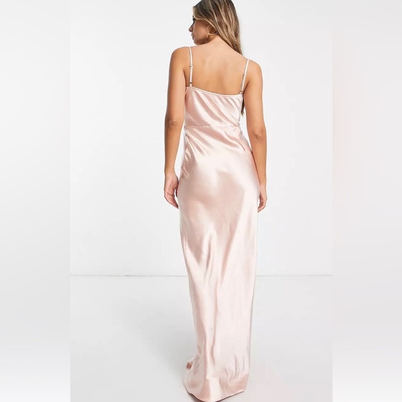 Pretty Lavish bridesmaid gown - Picture 6 of 11